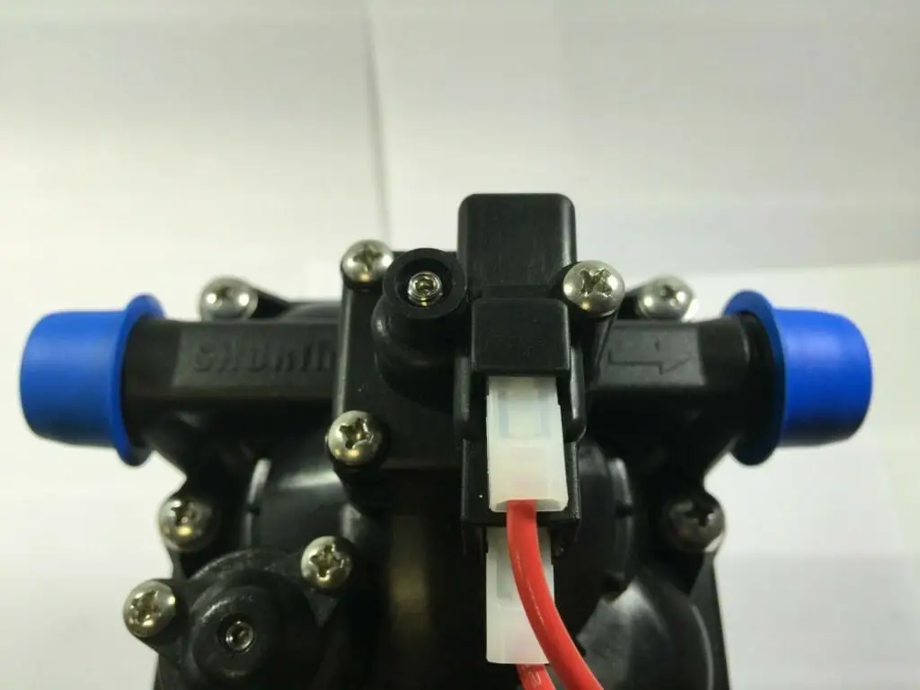 Vatnsdæla Shurflo Large. 12v. - Image 4