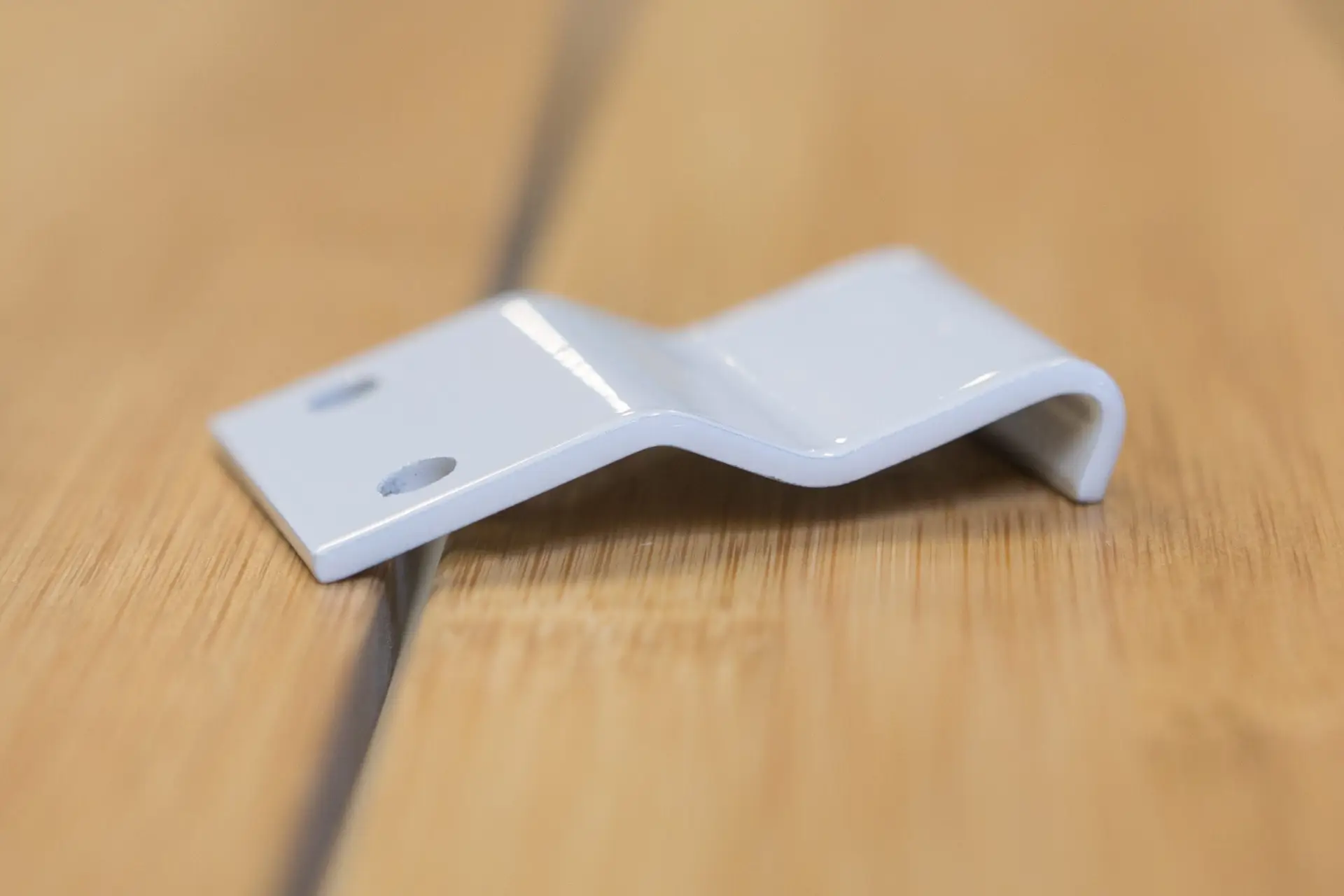 Þakfesting á móti - Hvít.