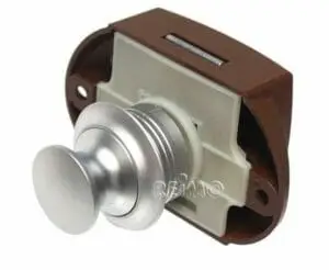 Hurðalæsing inni öll læsingin