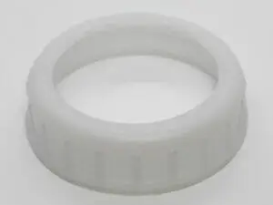 Lok á vatnstank opið.